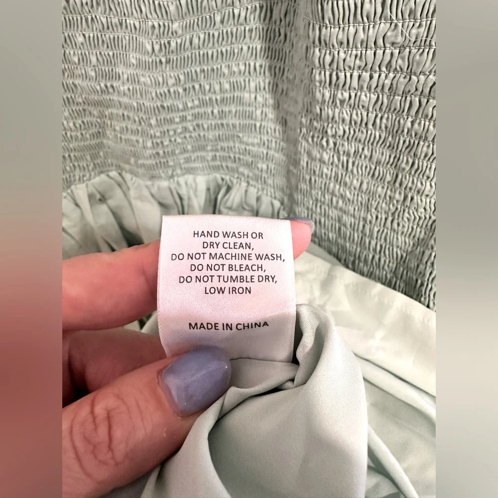 β¨ NWT Hutch Green Smocked Drop-Waist Midi Dress β¨ - Picture 9 of 11